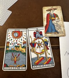 Consultations de tarot et guidance intuitive à Genève